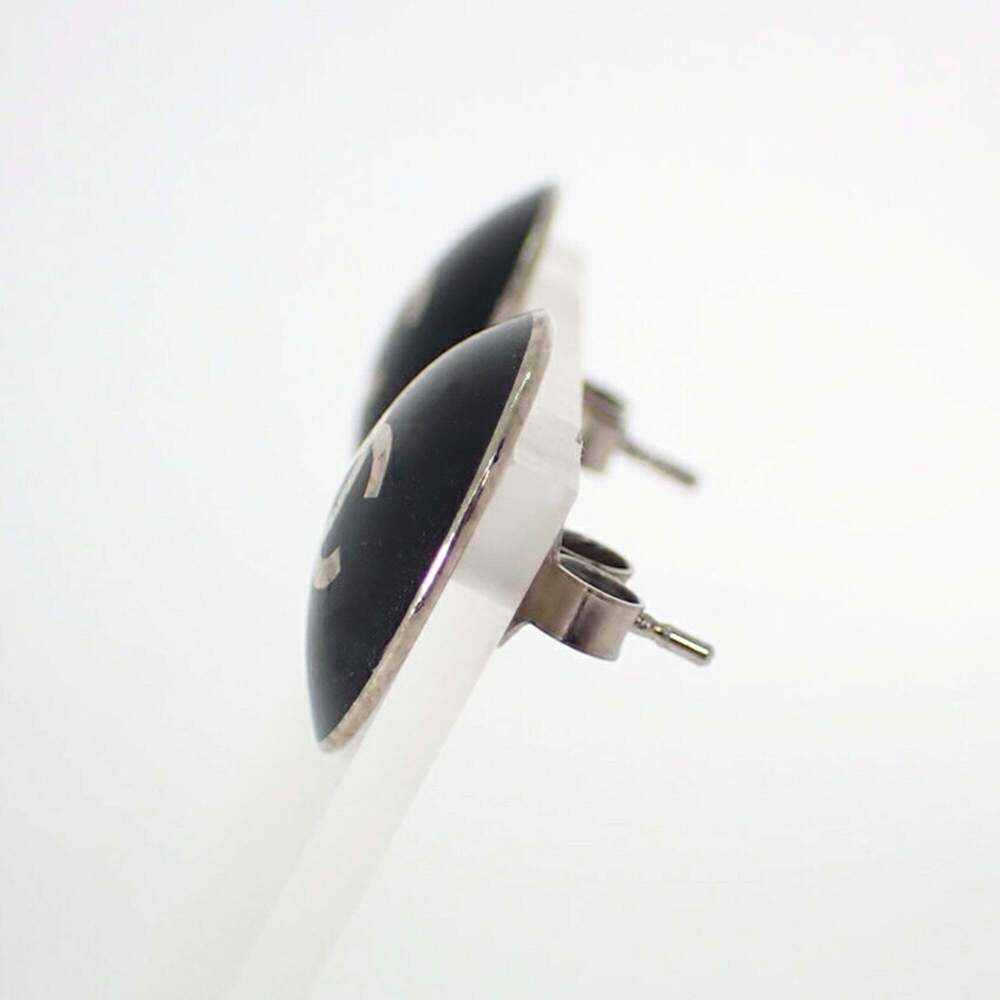 CHANEL Authentic Gold Earrings - Picture 6 of 11